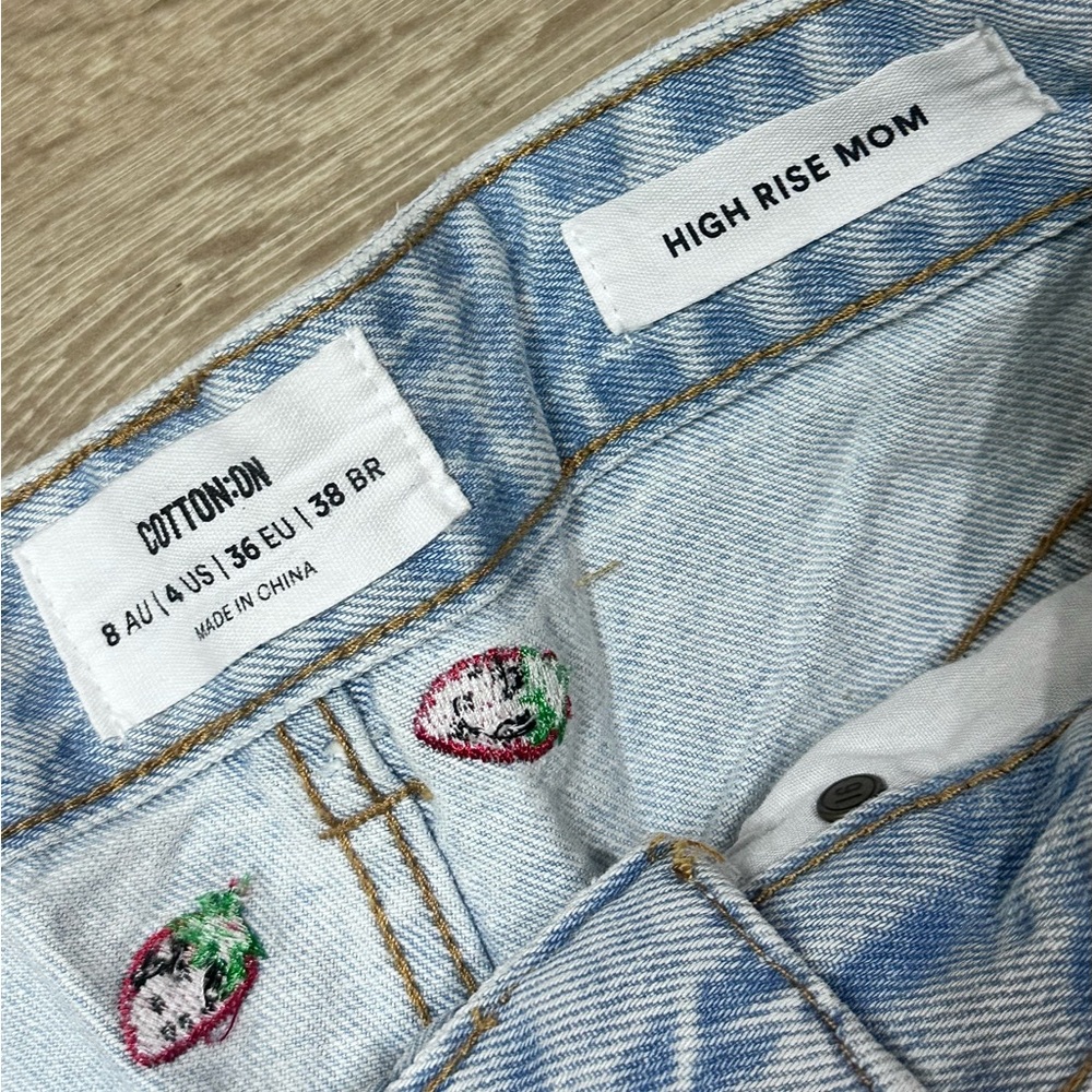 Cotton On High Rise Mom Shorts Strawberry Embroidery - Picture 10 of 14